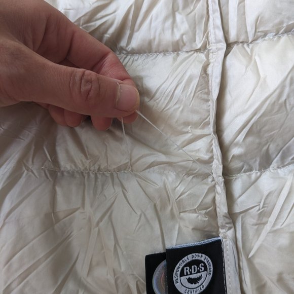 Lightweight cozy packable TNA puffy jacket - Picture 7 of 7